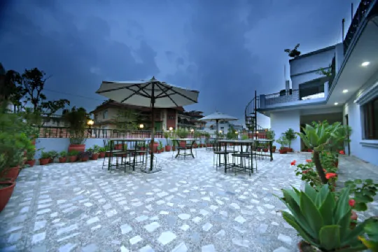 Sacred Boutique Hotel Hotel berhampiran Mount Trails