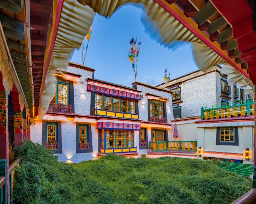 Lhasa Chijiang Larang Historic Hotel (Bakuo Street Jokhang Temple Branch) Hotels in Lhasa