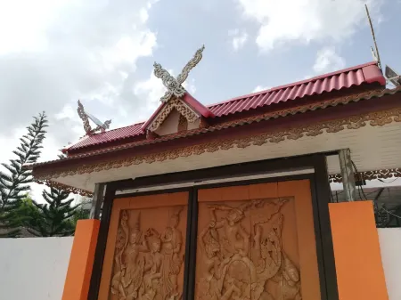 Phurafa Resort Отели в г. Такуа Тунг