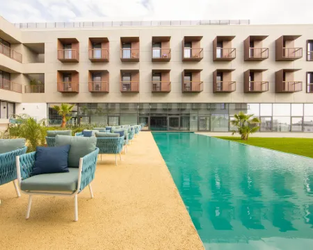 シネズ シー ビュー ホテル シネスのホテル