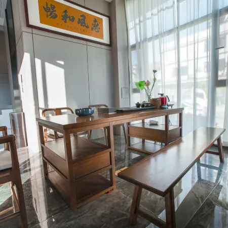 Dali Zhiping Wisdom Hotel (Heqing Huangpingzhen Branch)