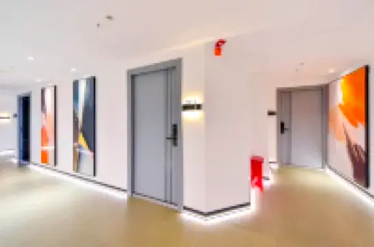 Xinye Hotel（Dali High speed Railway Staion Tauye International Branch)