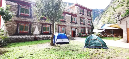 Danba Anbashan Courtyard Отели рядом с достопримечательностью «Dangling Village»