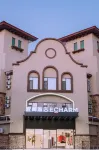 Echarm Hotel (Tieling New District Jinding Guanlan) - Parkplatz