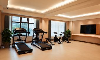 Interstate Honghu Hotel