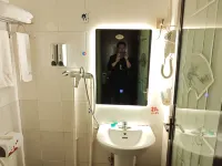 Guangshan Golden Times Hotel
