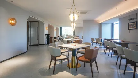 Tianxia Zen Huangzhou Hotel (Huanggang Normal University student street) Отели рядом с достопримечательностью «Huanggang Science & Technology Institute»