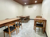 Residents' Hostel in Lake Jingshan, Xinchang Hotéis em Condado de Xinchang