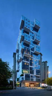 Yingju Hotel (Panda Base Branch) Hotels near Sichuan Tianyi University