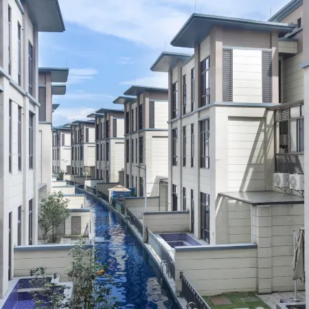 Huizhou Nankunshan Evian Four Seasons Dream Waterfront Swimming Pool Hot Spring Villa