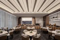 青島紅島高新區華東路亞朵飯店