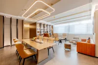 Homeinn Plus Hotel (Shanghai Nanjing Road Pedestrian Street)