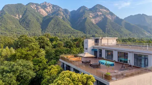 Qixia Mountain Residence Homestay (Huashan Scenic Area Tourist Center Store)