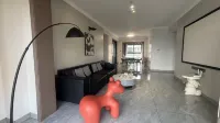 Shangyu Audio-Video High-Rise City View Suite Apartment (Tianmen Mountain Cableway Branch) - โรงแรมราคาถูก