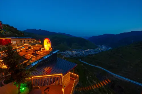 Cloud Top Carefree Homestay - bar
