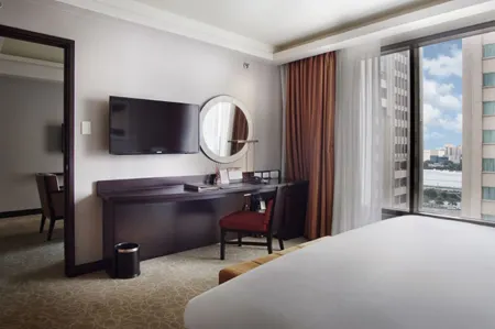 The Bellevue Hotel Отели рядом с достопримечательностью «Мондрийская резиденция Condominium Corporation»