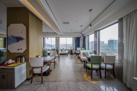 Lanhai Longyue Hotel Отели рядом с достопримечательностью «Taiyi Statue of God»