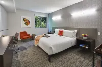 Hotel Mariposa