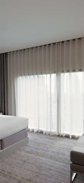 ห้องมาตรฐานเตียงคิงไซส์พร้อมโซฟานอน