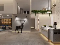 Journey Light Hotel (Guiyang Guanshanhu Exhibition Area) Hotels near Jinyangqiantu Center Square