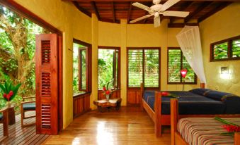 Playa Nicuesa Rainforest Eco Sanctuary