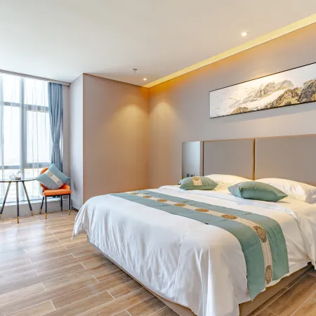 Huaman Business E-sports Hotel (Feidong Longtang Expressway Water Conservancy Hydropower College)