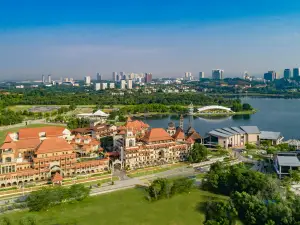 DoubleTree by Hilton Putrajaya Lakeside