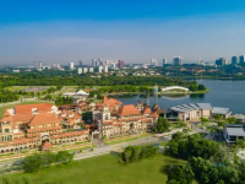 ดับเบิลทรี บาย ฮิลตัน ปุตราจายา เลคไซด์ โรงแรมในปุตราจายา