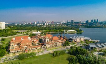DoubleTree by Hilton Putrajaya Lakeside
