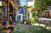 Yuezhu Inn (Yangshuo West Street Lijiang Branch)