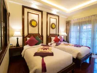 فيانجلوانج ريزورت Hotels near وات لوكمولي