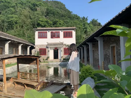 Yingde 25℃ Shizhu Homestay (Yingxi Fenglin Corridor Branch) Отели рядом с достопримечательностью «The Fenglin (Rock Forest) Jiuchongtian (“Ninth Heaven”) Scenic Area»