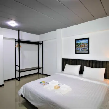 The 168 Gallery Residence and Hotel Hotels near Phung Noi Bakery