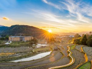 Nanjing Manju Flipped Inn (Tengchong mayugu hot spring)