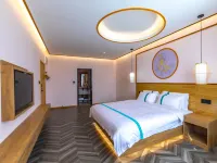 Yunzhishang Hotel Hotels in Lianghe