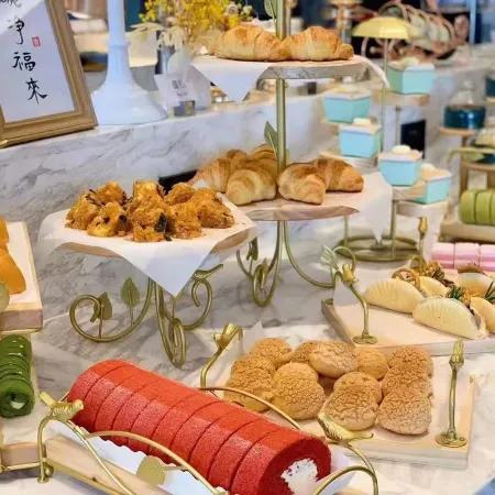 Xana Hotelle Hotel (Wuhan Jinrong Zhongxin Fountain Park)
