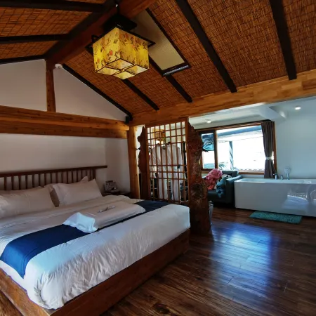 Zhuoya Resort Hot Spring Villa (tanhe wetland store in Heshun ancient town, Tengchong)