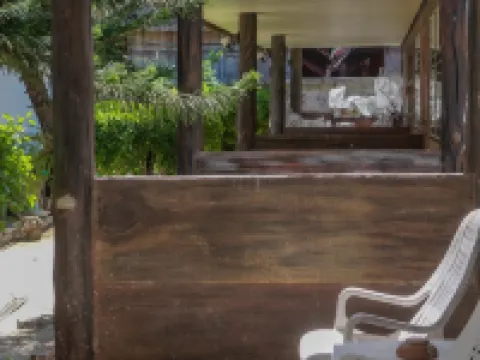 พีพีไนซ์บีชรีสอร์ท โรงแรมในเกาะพีพี