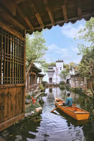 Shilily WeiYan Heritage Hot Spring Resort Hotel Отели рядом со станцией Huangshan North Railway Station