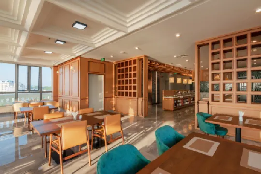 The Tahiti Beach Hotel Отели рядом с достопримечательностью «Sung Hung Pagoda»