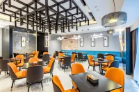 Rezen Dong Hotel (Jieshou Tianrun Yufu Railway Station) Hotels in Jieshou