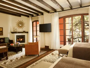 로즈우드 산 미겔