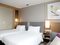 Asawin Grand Convention Hotel Hotels near Royal Thai Army