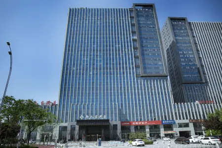 Jushuitai Hotel (Weifang Zhiyuan) Отели рядом с достопримечательностью «Weichai University»
