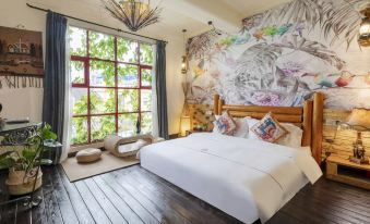 Mianbaoshu Theme Hostel