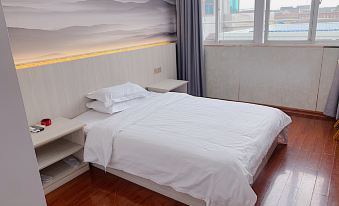 Xiangxiang Holiday Hotel