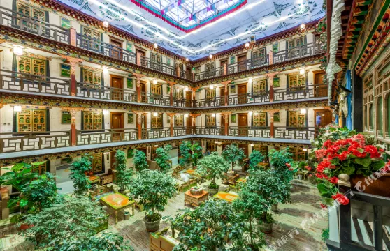 拉薩扎西曲塔風情酒店（布達拉宮八廓街店）