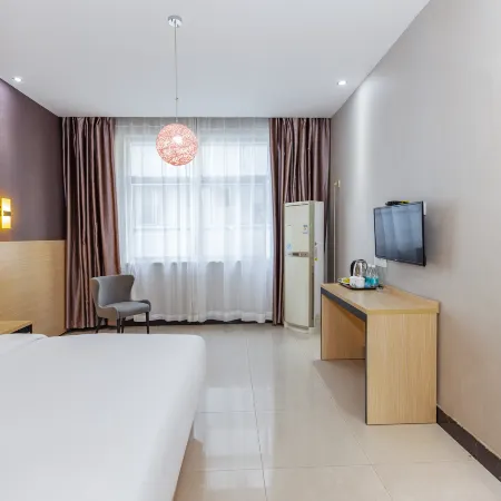 Wangxian Hotel (No. 2 Middle School South Campus Wangxianling Square)
