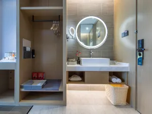 Hefei Feidong High Speed Rail Station Atour Hotel