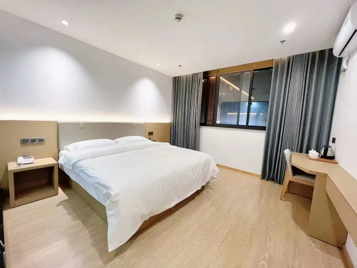 Hangzhou Aoyue Hotel (Renmin Road Subway Station)
